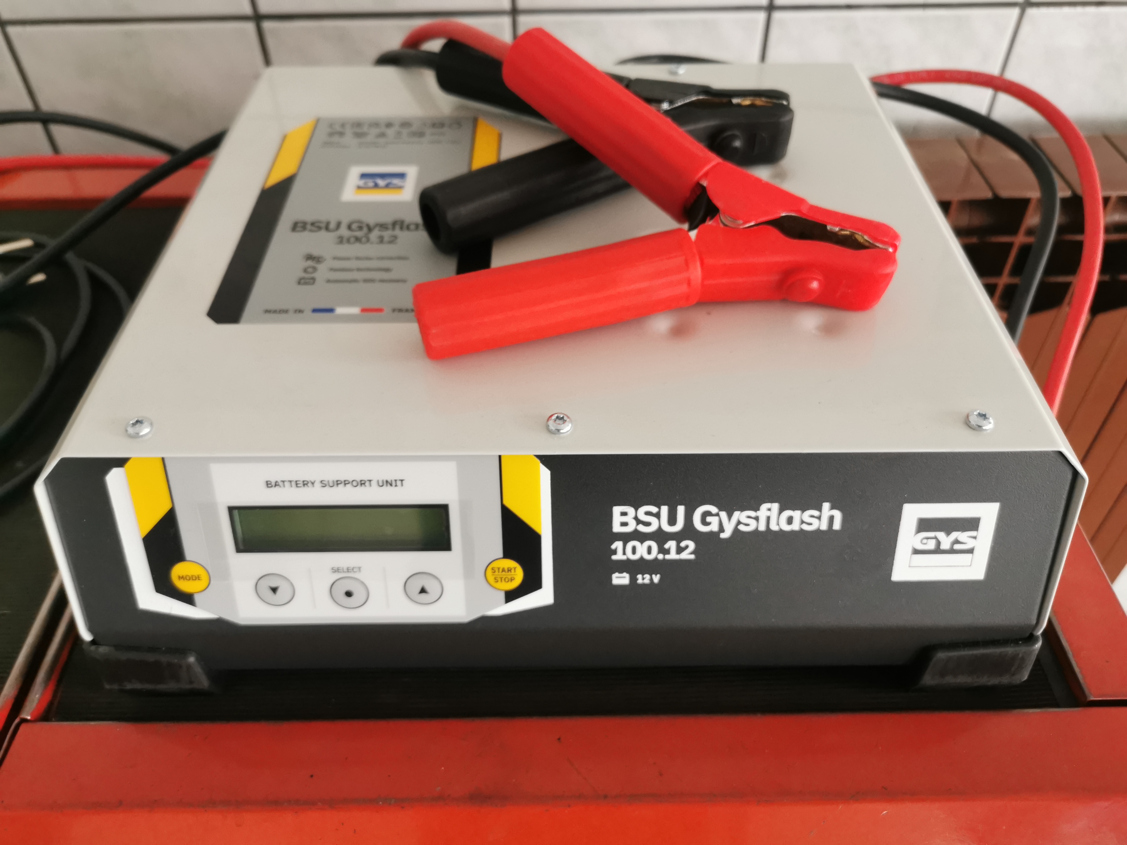 Gysflash 100.12 profesionalni stabilizator napona